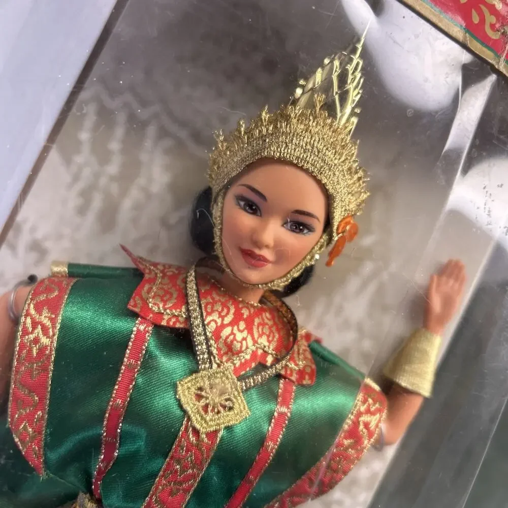 Thai Barbie Dolls of the World 1997 Mattel 18561 New In Damaged Box READ